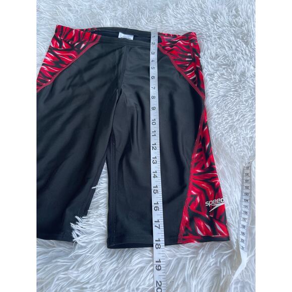 SPEEDO Training Short Women fit Sz 32 Barely used - Picture 3 of 8